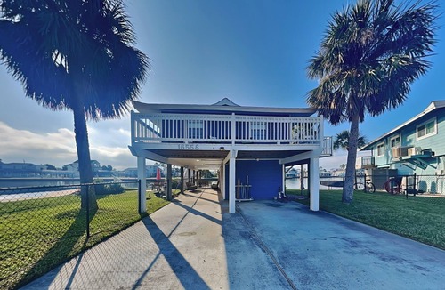 League City Cottage | Prager Bay View by Ryson Vacation Rentals