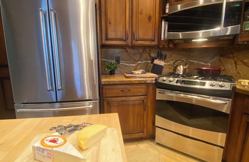 Grand Lake Ski Chalet | Premium Lakefront 4BR Private Dock Family & Pet Friendly