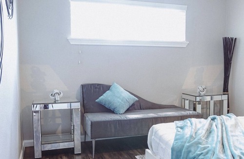 Woodland Heights Apartment | Premium styled 2BR apt with-in the Heights|Montrose