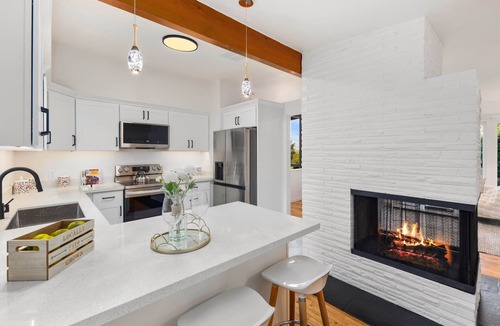 SeaTac House | Prime location home away from home 4-bedroom 2.5 bath only 15 minutes to Seattle