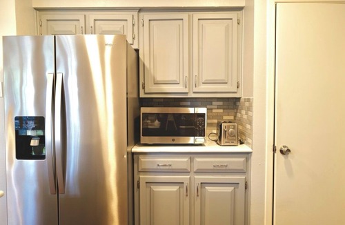 Plano House | Prime Location in Plano Peaceful 3BR/2BA Near Shopping & Dining