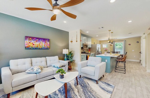 Southeast Houston House | Pristine Houston Retreat Brand New & Stylished
