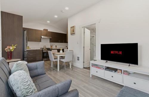 Burien House | Private 1BR Free Parking 10min Airport Easy Check-in