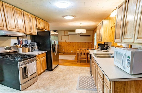 Halfway House | Private 3 Bedroom House with Attached 1 Bedroom Apartment