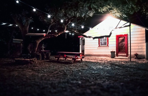 Fort Worth Apartment | Private Artist Retreat Near the Stockyards