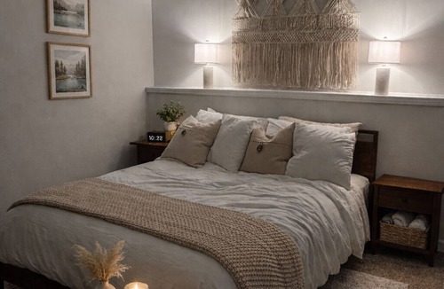 Blue Springs House | Private Basement Suite Near KC Stadiums