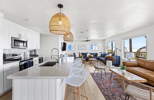 Freeport House | Private Beach Walkover, Sunset Views & Room to Gather