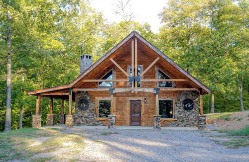 Athens Cabin | Private Cabin, forest retreat near Wolf Pen Gap