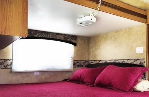 San Antonio House | Private Charming RV cozy getaway, 15 min from Seaworld