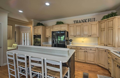 Jones Mills House | Private Dock & Pool Access! Hot Springs Home