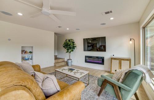 Eustace House | Private Dock: Waterfront Cedar Creek Lake Home