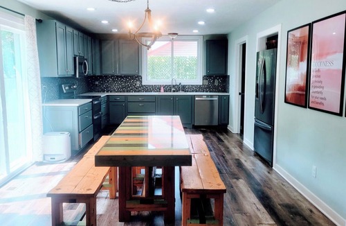 Springfield House | Private Getaway-Pool-Hot Tub-Playset-Entertainment Deck-Blackstone-4b/3b Sleep12