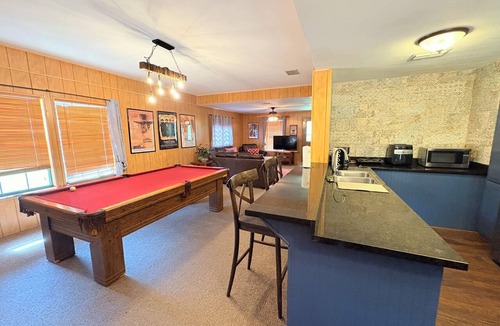 Boerne Cabin | Private Hill Country Cabin by the Creek Sleeps 10 Fire Pit & Pool Table