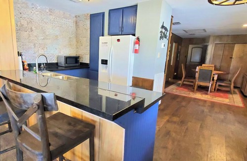 Boerne Cabin | Private Hill Country Cabin by the Creek Sleeps 10 Fire Pit & Pool Table