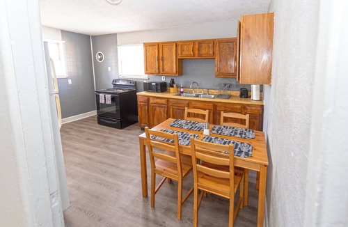 Madison House | Private Home, Comfy, Quiet, Clean, Affordable!