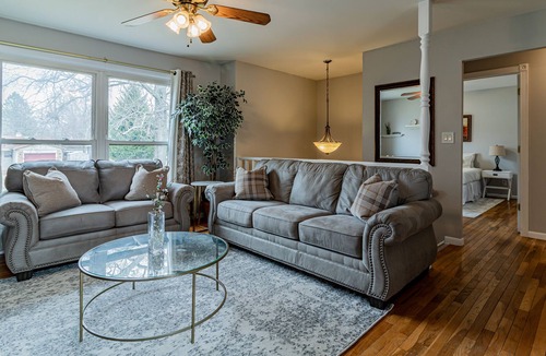 Champaign House | Private & Homey 3Bed/2Bath - Deck, Yard, Parking - 2 Levels - Quiet Neighborhood