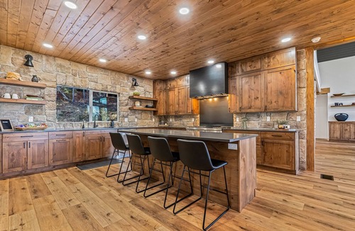 Tamarack Cabin | Private Luxury Cabin near Tamarack Resort with Indoor Sauna & Hot Tub
