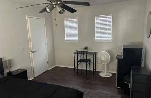 Del Valle House | Private Master bedroom with private bath near COTA and Tesla.