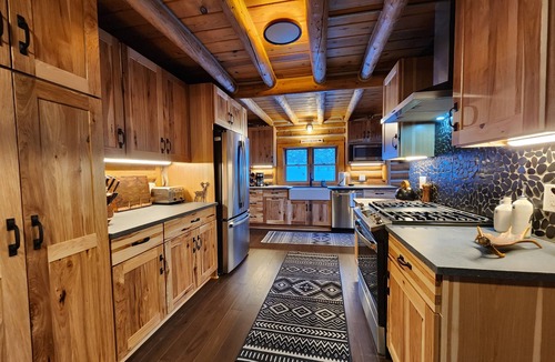 Allenspark Cabin | Private Mountain Retreat near Mount Meeker, Views! Views! Views- Cooper Cabin