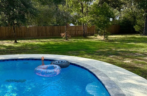 Plantersville RV Rental | Private oasis minutes from Texas Renaissance Festival! Camp, swim, relax, enjoy!