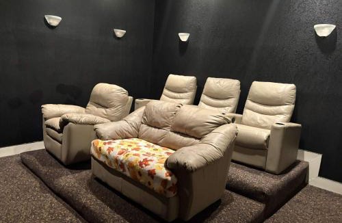 Carencro Apartment | Private Pet-Friendly Suite with Movie Theater & Pond View and Access