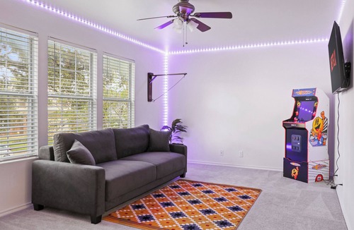 San Antonio House | Private Pool 4BD 3BA Game Rm 4mi to SeaWorld
