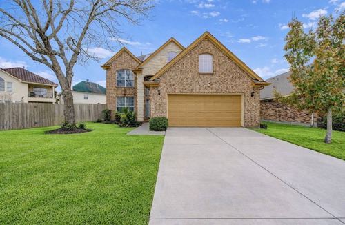 Manvel House | Private Pool 4BR Home for 8 Near Houston and NRG