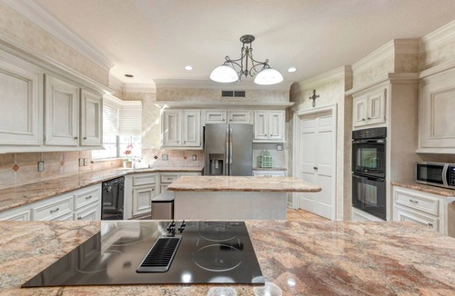 Memorial Northwest House | Private Pool and Spa, Spacious and Elegant, and Centrally Located Huge Estate