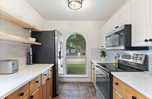 The Colony House | Private Pool, Grill, Family Friendly!
