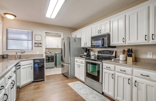 Stephenville House | Private Pool · On Golf Course· 3 Bed Near Tarleton