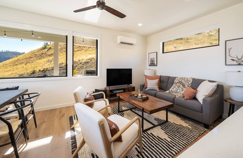 Pateros Cabin | Private Retreat on a 600 Acre Reserve!