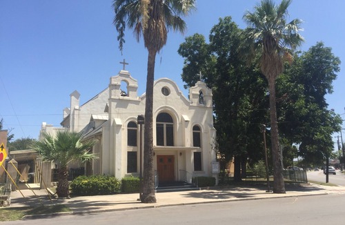 Midtown House | Private Romantic Retreat– 8 Min to Downtown SA