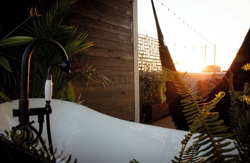 Government Hill House | Private Rooftop Skyline Views - Walk To Pearl