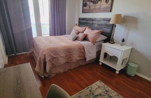 Denton Bed & Breakfast | Private room in a Beautiful house Cantrally Located