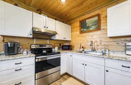 Sequim Apartment | Private, rustic 1‑bedroom suite retreat