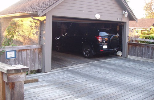 Seahurst House | Private, Secluded, Spectacular View, 15 Minutes to Downtown Seatttle