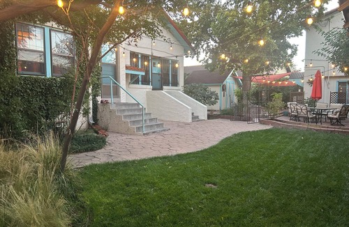 Silver Hill Apartment | Private Suite in Historic Home - walk to UNM Football+Basketball, Hospitals