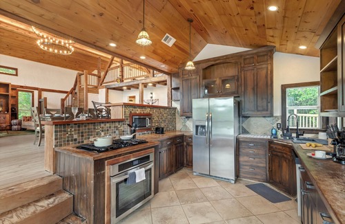 Tomball Cabin | Private Tree Cabin on 8 Acres - King Suite, Large Deck & Fire Pit