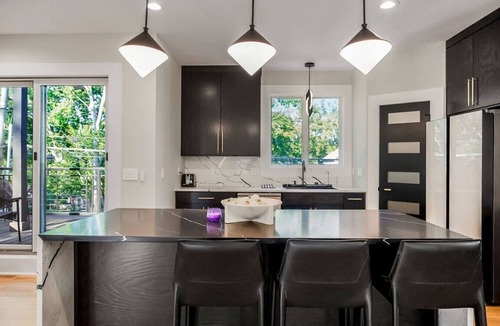 West Plaza House | Private Ultra Modern Mansion - Country Club Plaza