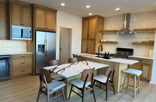 Valley House | Private Waterfront Lake House Near Omaha