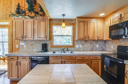 Indian Mountain Cabin | Private Wooded Escape w/Scenic Decks in Jefferson