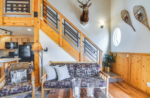Indian Mountain Cabin | Private Wooded Escape w/Scenic Decks in Jefferson