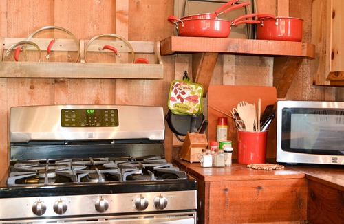 Board Camp Cabin | Private wooded property, rent 2 cabins sleeping 8, 1 mile to WPG S. trail head.