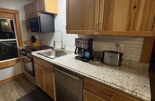 Keosauqua House | Private Woodsy Cabin close to River and Keosauqua