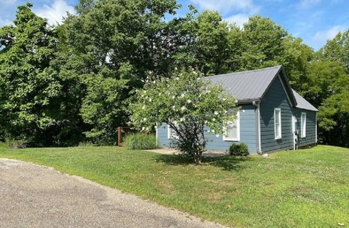 Keosauqua House | Private Woodsy Cabin close to River and Keosauqua