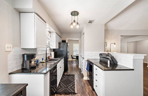 Southbelt/Ellington House | Private Yard Oasis: 4BR Home, Sleeps 10