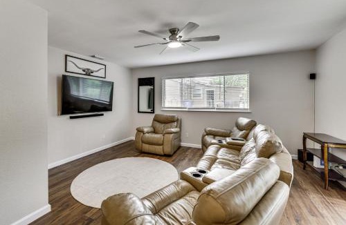 South Arlington House | Private Yard w/Grill & Fire Pit! Mansfield Escape