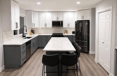 South Hill House | Puyallup Getaway 4BR, Games & Parking for 10 Cars