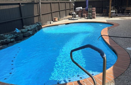 Iowa Colony Apartment | Quaint 1-bedroom studio with AC in charming Arcola in quiet neighborhood.
