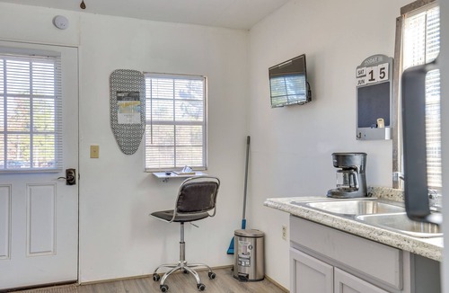 Smith County Apartment | Quaint Couple's Retreat in Rural Overton